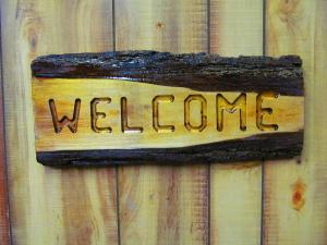 Click to enlarge image  - HANDCRAFTED WOOD SIGN - WELCOME LIVE EDGE